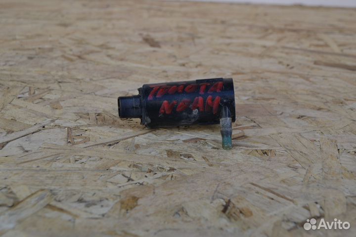 Моторчик омывателя Toyota Noah R60