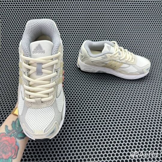 Кроссовки Adidas Response CL Crystal White