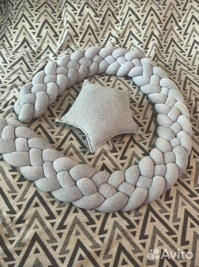 Бортик коса в кроватку голубой