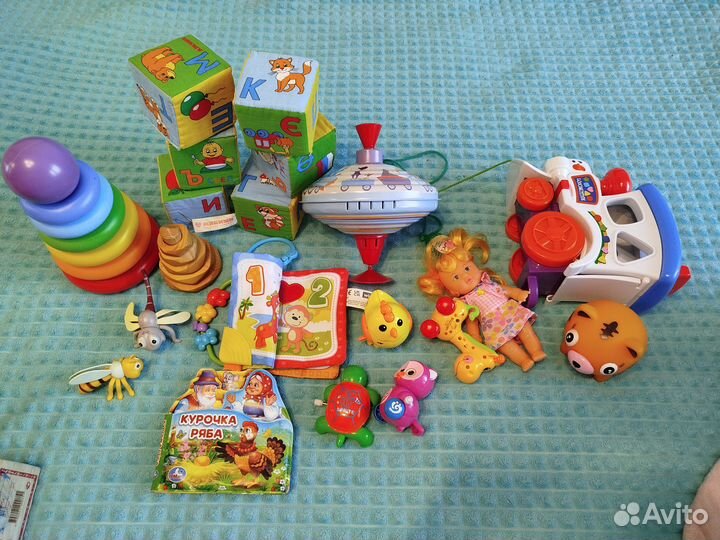 Развивающие игрушки для малышей пакетом