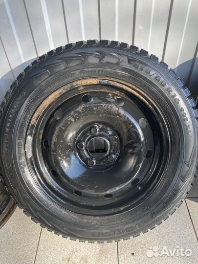 Nokian Tyres Hakkapeliitta 4 215/60 R16