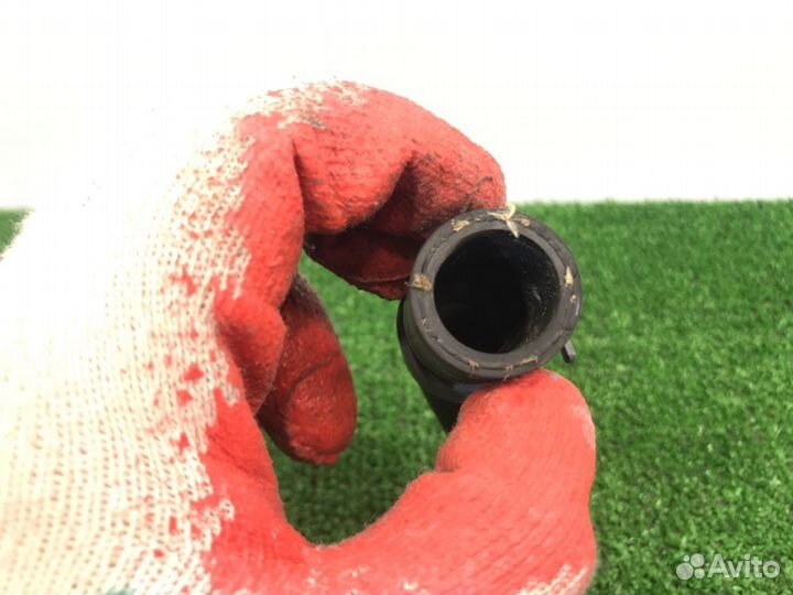 Патрубок системы охлаждения Volkswagen Passat