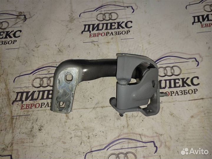Петля двери багажника левая Audi Q5