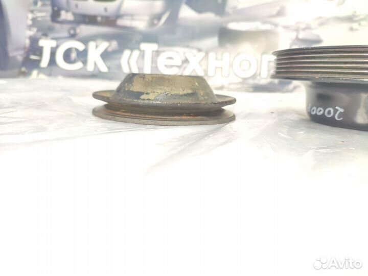 Шкив Mitsubishi Pajero 2