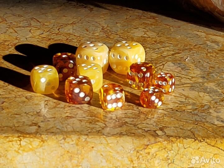 Кубики зарики янтарные новые
