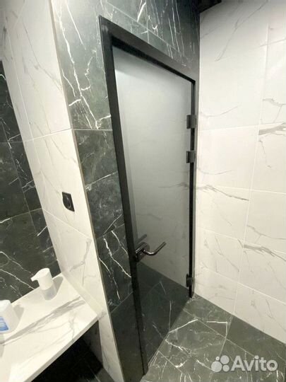 Стеклянная дверь на заказ от 3 дней