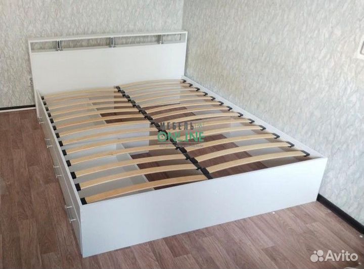 Кровать