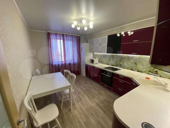 2-к. квартира, 60 м², 4/8 эт.