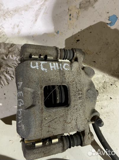 Суппорт левый Suzuki ignis, swift