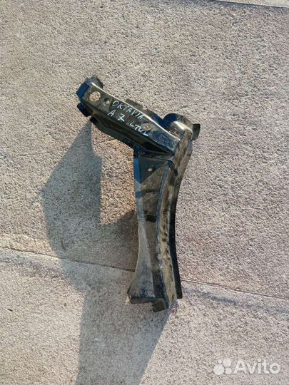 Skoda Octavia A7 усилитель стойки левый задний