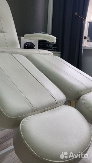 Кресло для педикюра,кушетка