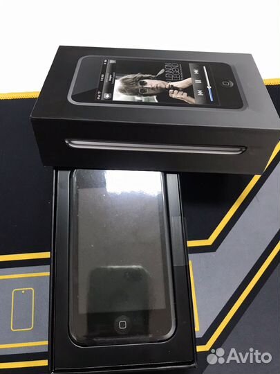 Apple iPod touch 1 8Gb ma623zi/B. Новый