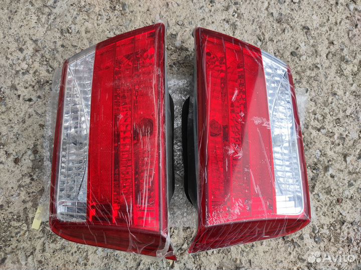 Фонарь задний внутренний Hyundai Sonata 5 NF