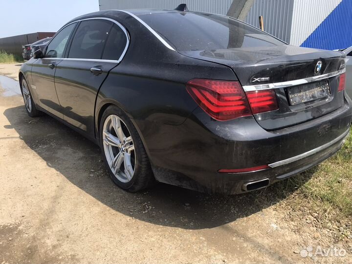 BMW 7 F02 F01 LCI в разборе N63B44B