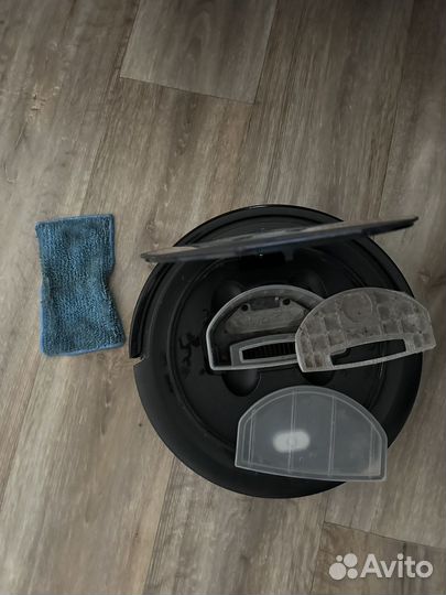 Робот-пылесос Redmond