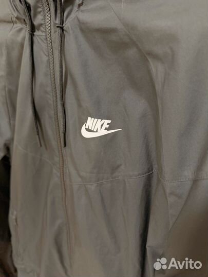 Ветровка Nike