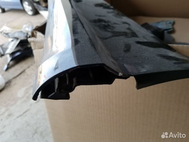 Накладка задней левой двери Audi q5 2017 гв