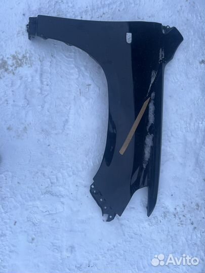 Крыло переднее левое toyota land cruiser 200