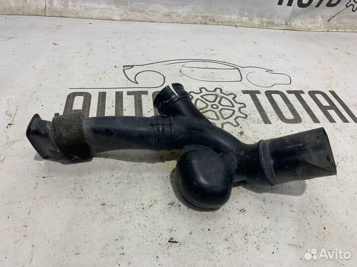 Патрубок воздушного фильтра Nissan Almera Classic