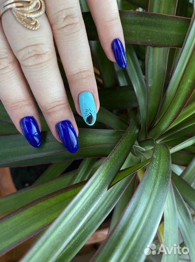 Маникюр с покрытием лаком