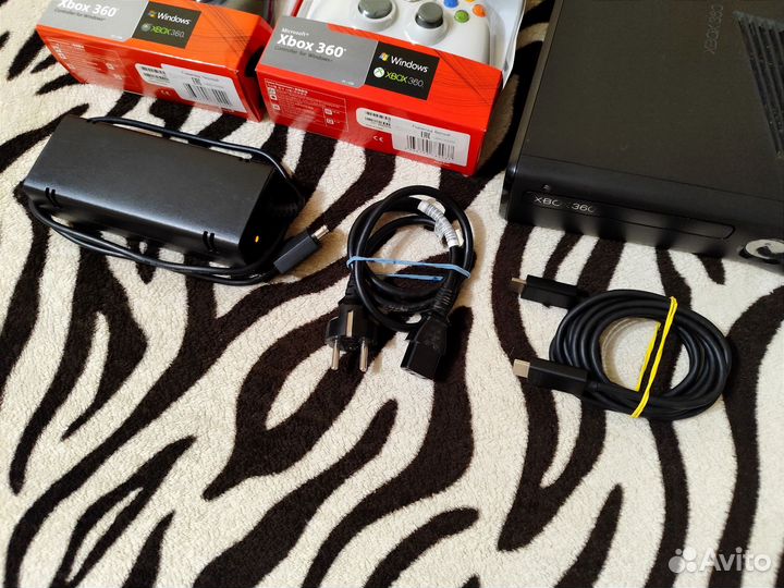 Xbox 360 Slim 500Gb Прошитая