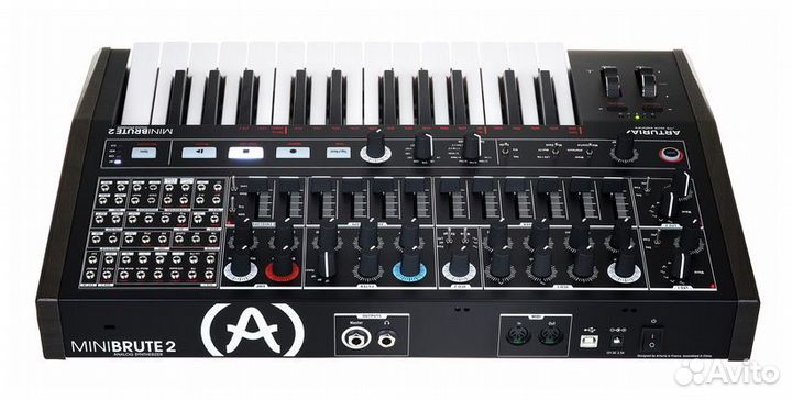 Аналоговый синтезатор Arturia MiniBrute 2 Noir
