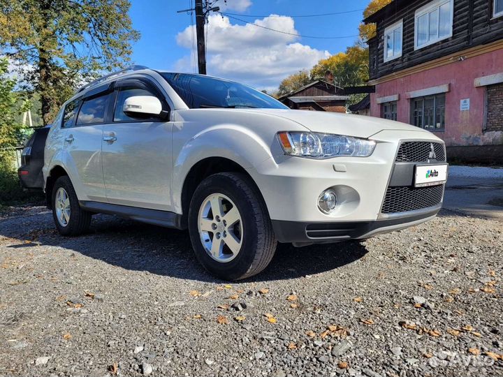 Mitsubishi Outlander 2.4 CVT, 2010, 233 820 км