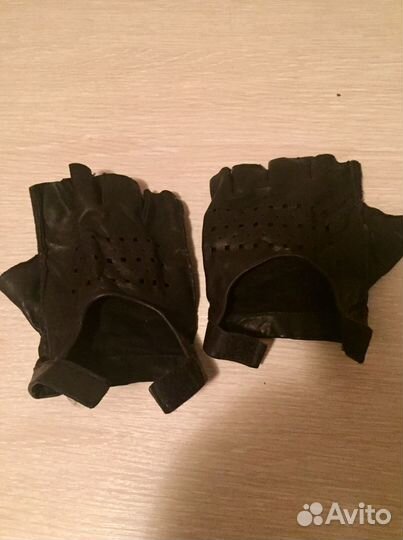 Перчатки