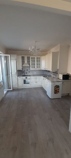 2-к. квартира, 77 м², 14/17 эт.