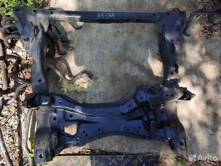 Подрамник Honda Civic 4D FD1 левый руль