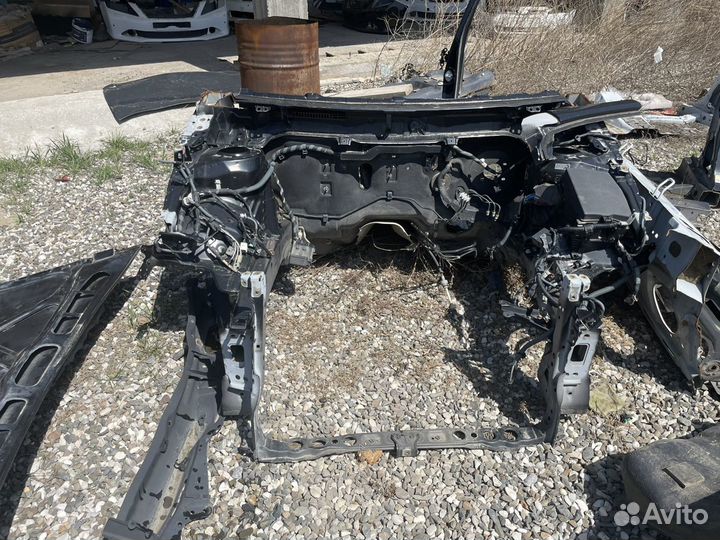 Передняя часть кузова Toyota Corolla E180