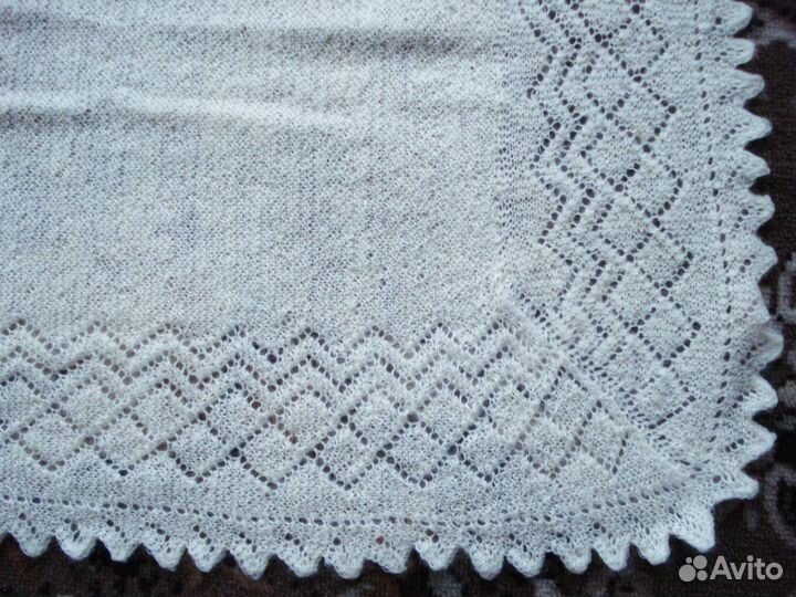 Пуховая паутинка-шаль