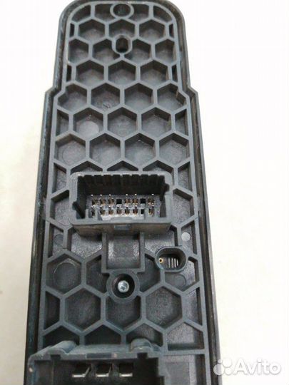 Блок стеклоподъемников Renault Fluence седан