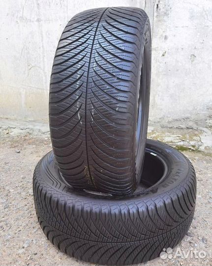 Goodyear Vector 4Seasons 235/55 R17 103V