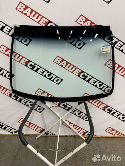 Лобовое стекло Honda Fit