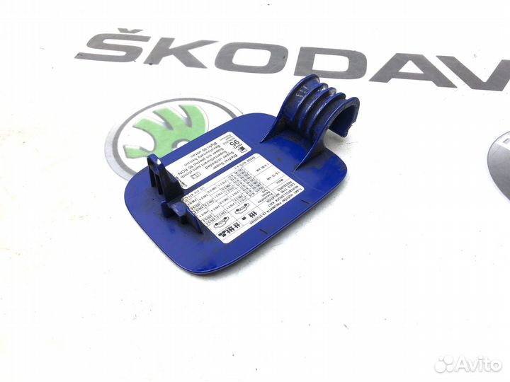 Крышка лючка бензобака Skoda Octavia A5 (1Z) 1.4