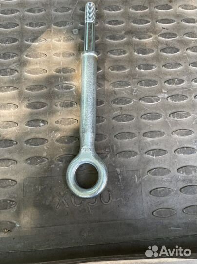 Крюк буксировочный volvo