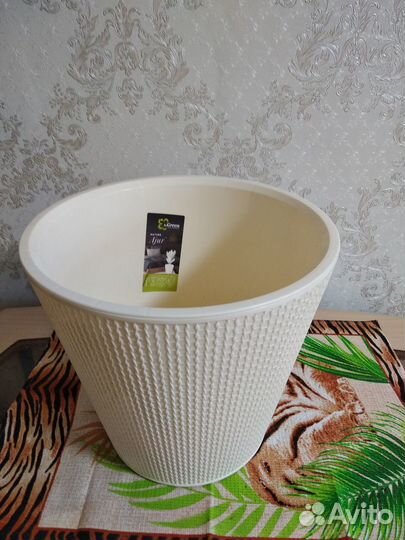 Горшок для комнатных растений большой