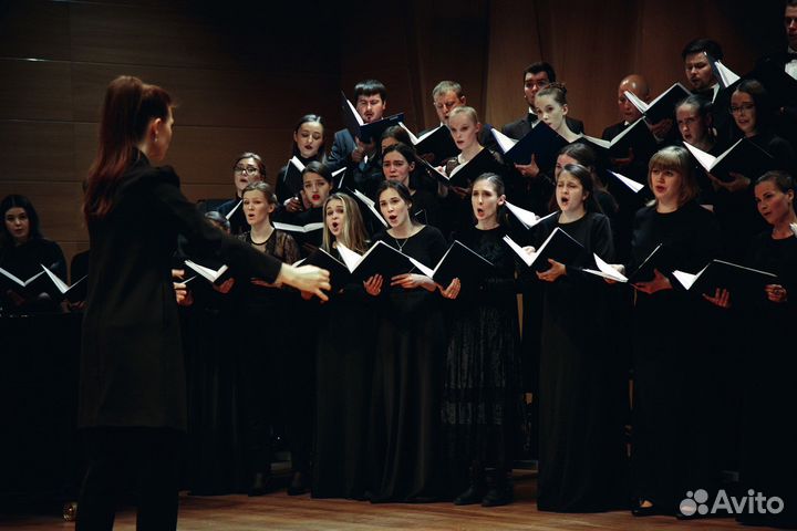 Занятия по вокалу, фортепиано; Мужской Хор