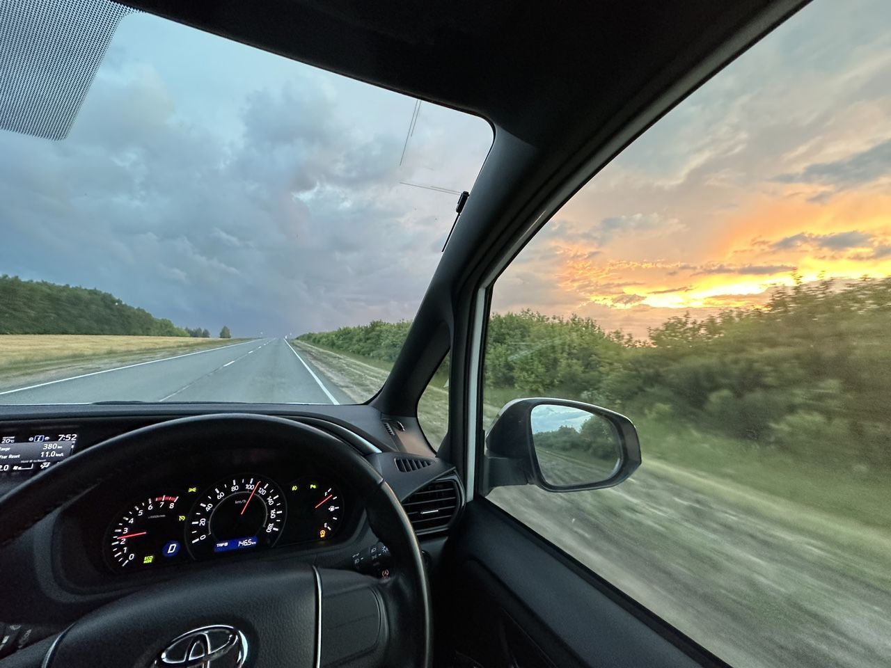 Toyota Voxy: фото владельца