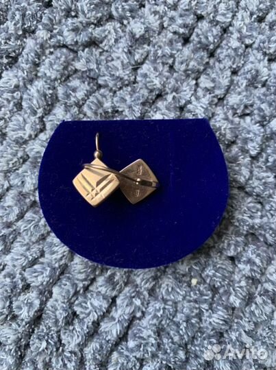 Золотые серьги