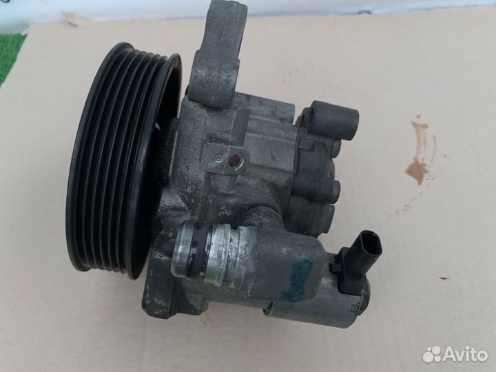 Насос гидроусилителя руля Mercedes-Benz E-350 W212