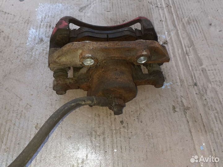 Суппорт передний правый Дэу Нексия