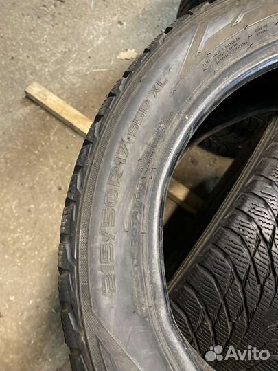 Nokian Tyres Hakkapeliitta R2 215/50 R17