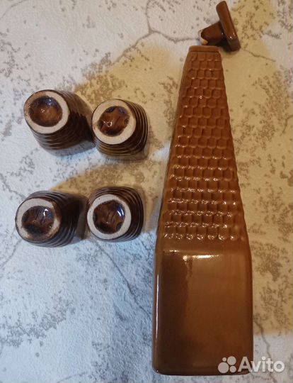 Бутылка керамическая с стаканчиками