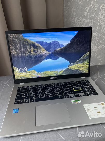 Ноутбук asus R522MA