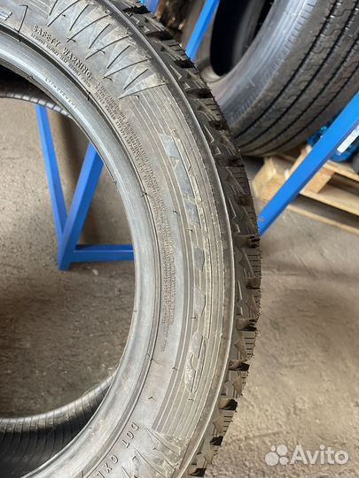 Nitto Therma Spike 215/55 R17