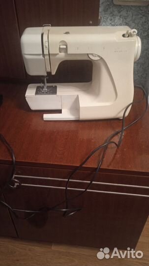 Швейная машина janome