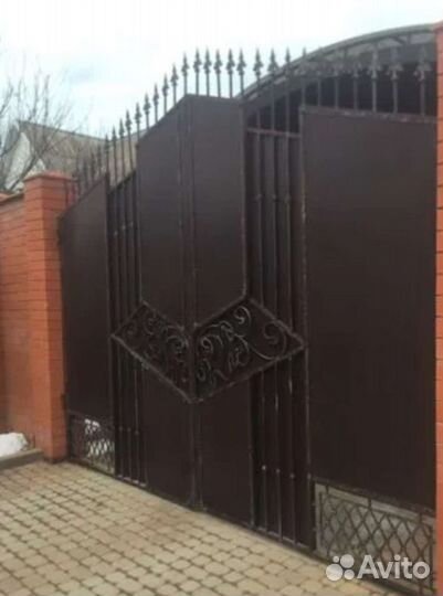 Ворота кованые с калиткой Узоры с двух сторон