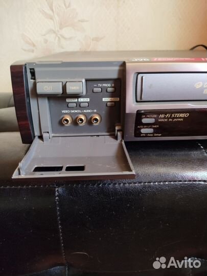 Видеомагнитофон JVC Elegance VHS HP DD-949